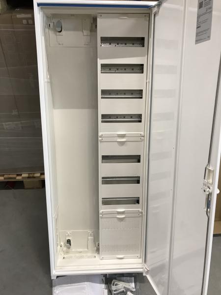 Hager Verteilerschrank mit 1x Verteilerfeld ZU59VT7APZ2 mit APZ, ZB52S